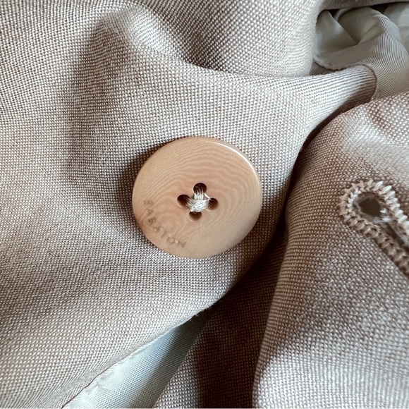 Aritzia Babaton Atelier Leonard Double-Breasted Beige Blazer size 2 - Picture 12 of 15